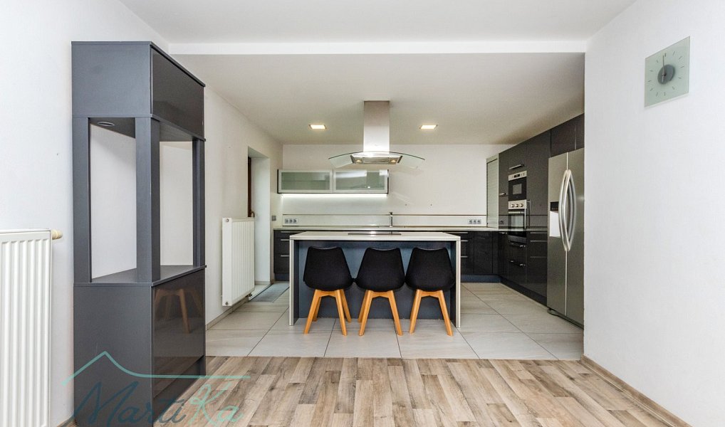 Prodej domu 238 m² s pozemkem 1 541 m², Neveklov – náhled fotky 7