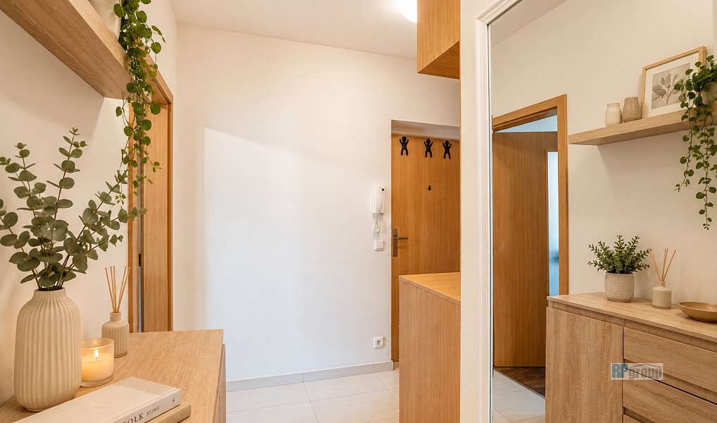 Prodej bytu 2+kk 51 m², Zbuzany – náhled fotky 4