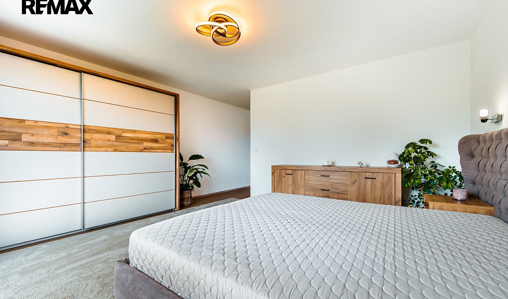 Prodej domu 350 m² s pozemkem 2 074 m², Staré Město – náhled fotky 22