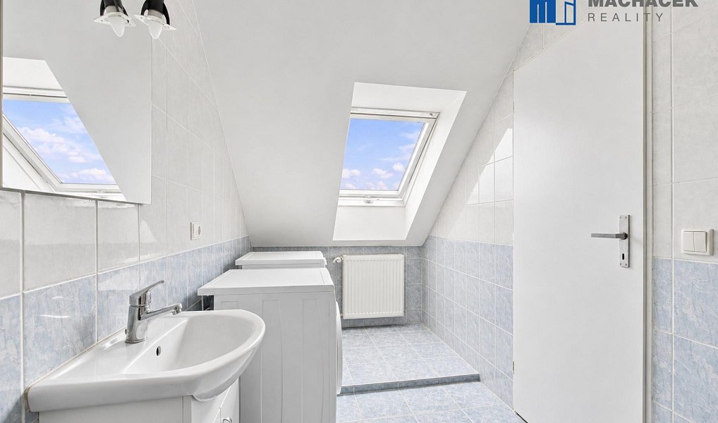 Prodej domu 350 m² s pozemkem 207 m², Dubí – náhled fotky 38