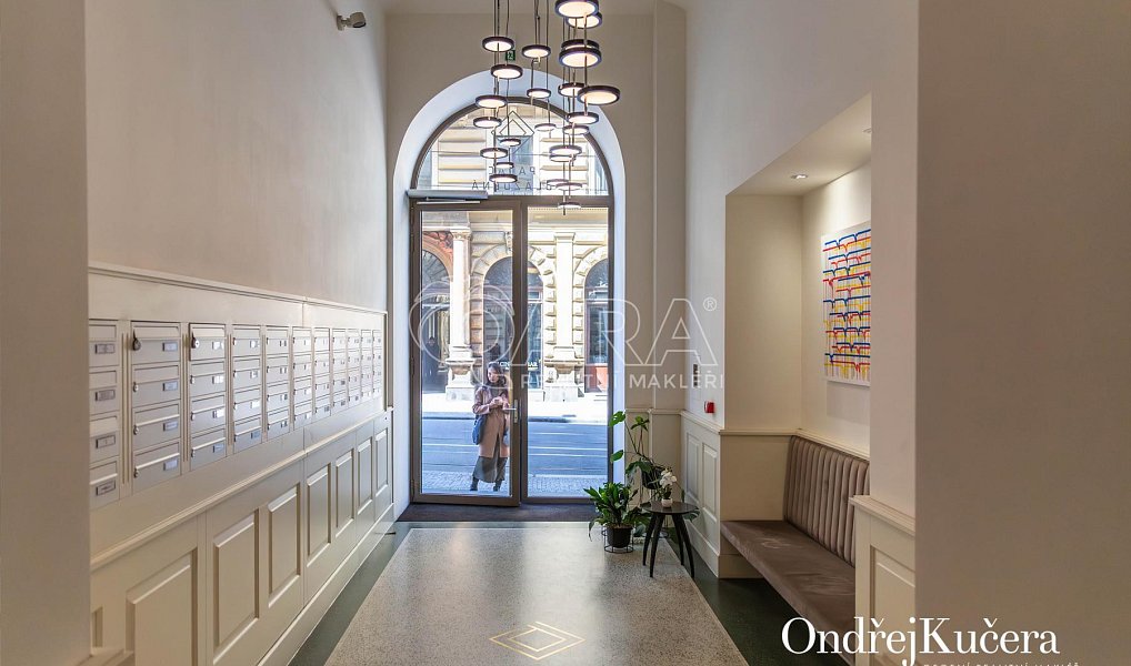 Prodej bytu 1+kk 61 m², Praha – náhled fotky 22