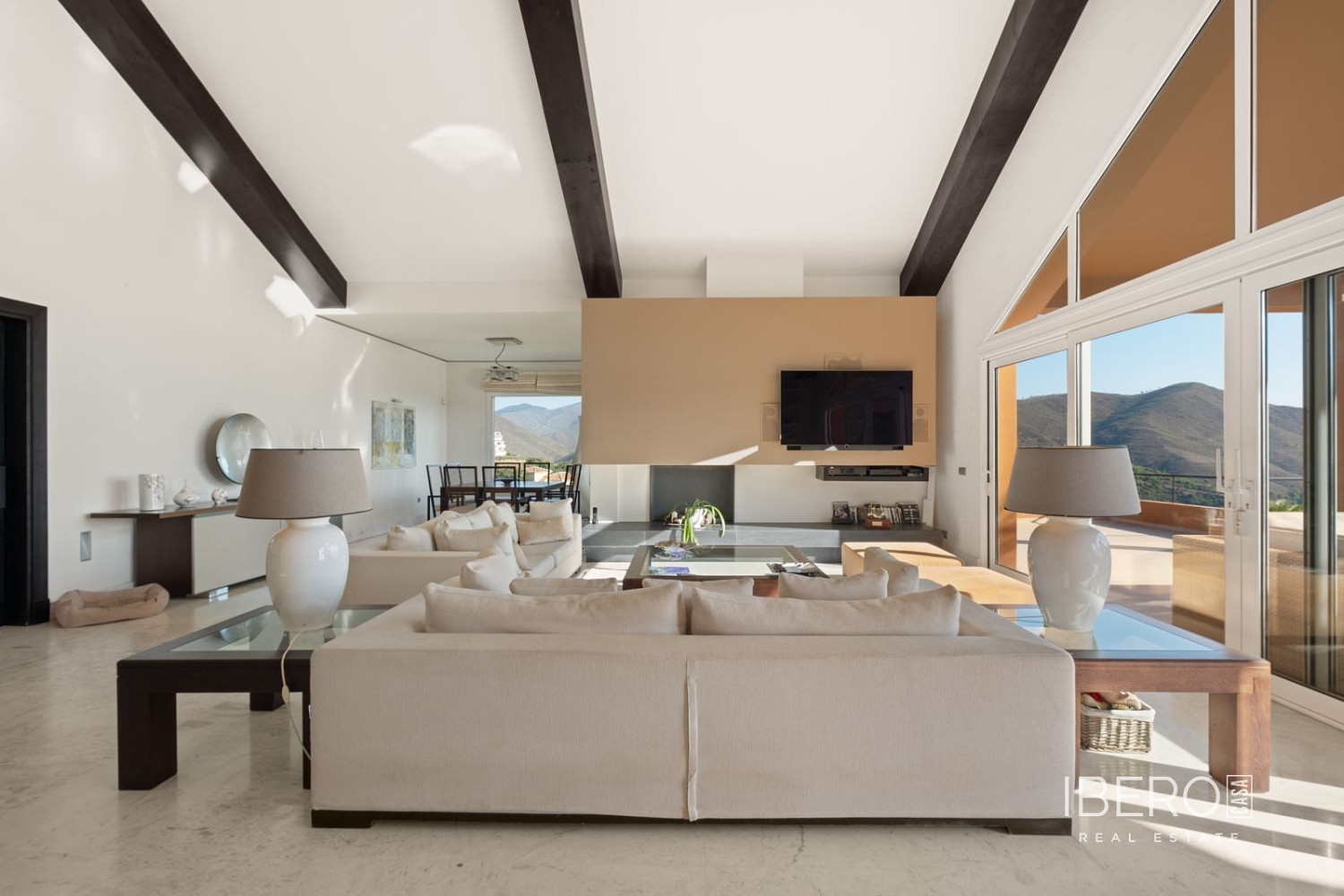 Prodej domu 489 m² s pozemkem 7 793 m² - Vista 3