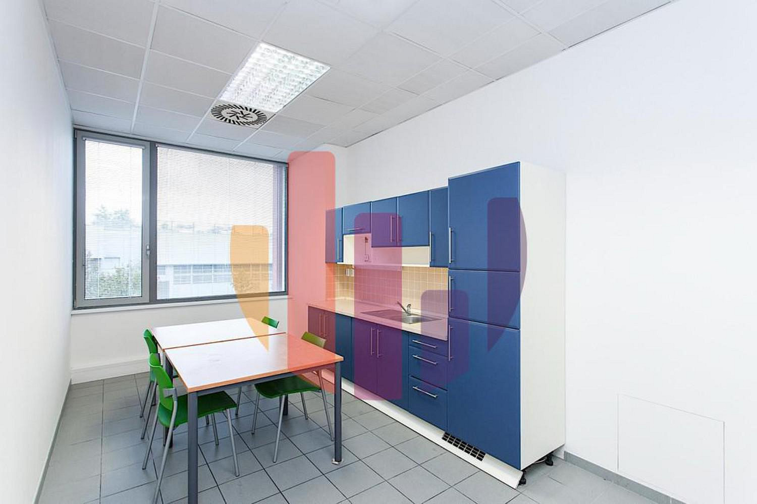 Pronájem kanceláře 551 m² — photo 5