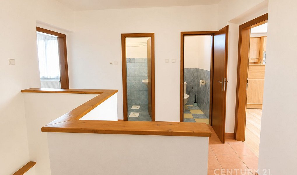 Prodej domu 238 m² s pozemkem 1 086 m², Kunžak – náhled fotky 16