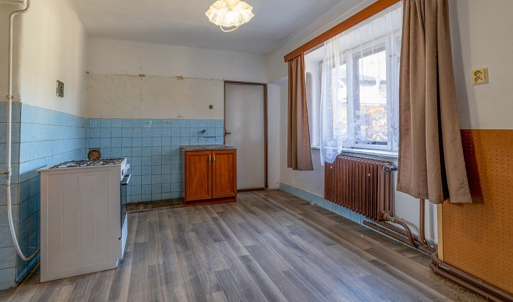 Prodej domu 227 m² s pozemkem 3 154 m², Křenovice – náhled fotky 2