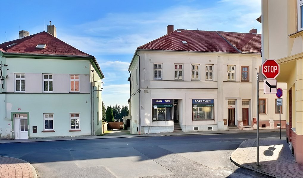 Prodej domu 170 m² s pozemkem 405 m², Hrob – náhled fotky 11