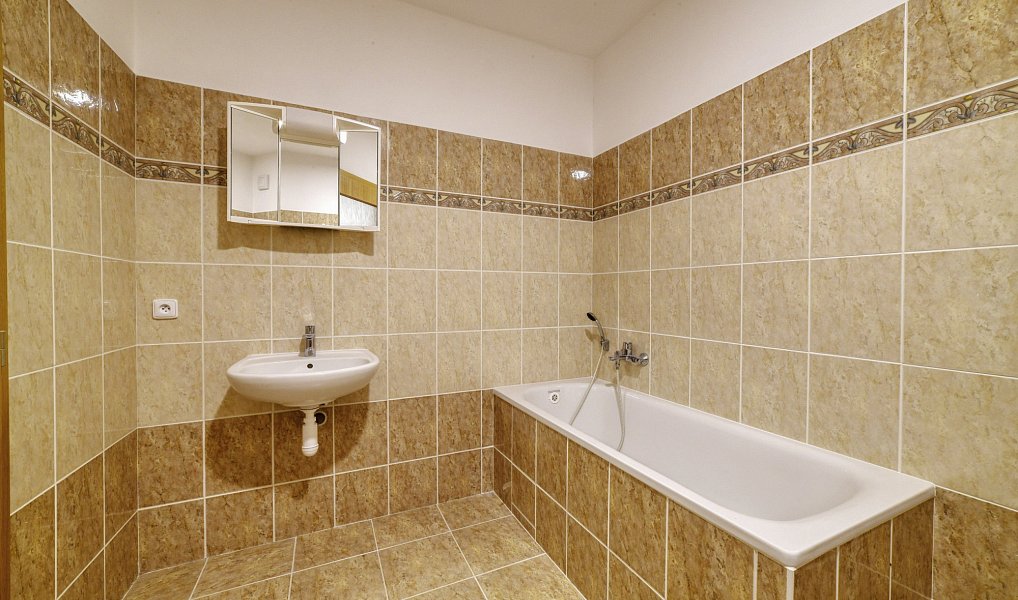 Prodej ubytovacího objektu 899 m², Mariánské Lázně – náhled fotky 42