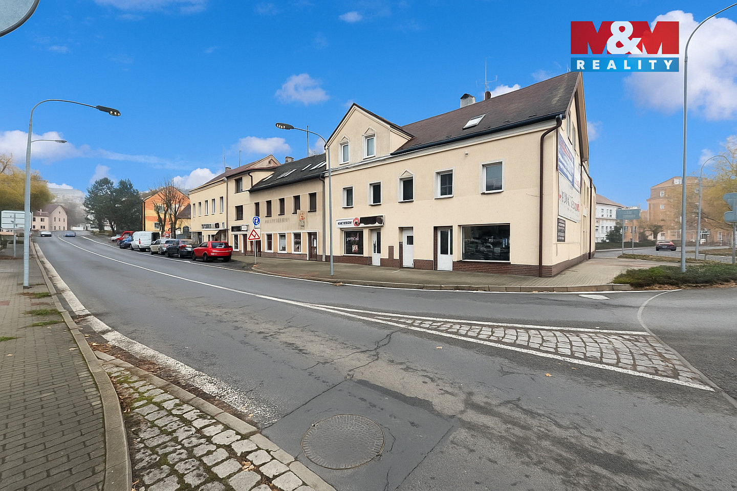 Pronájem obchodních prostor 180 m²