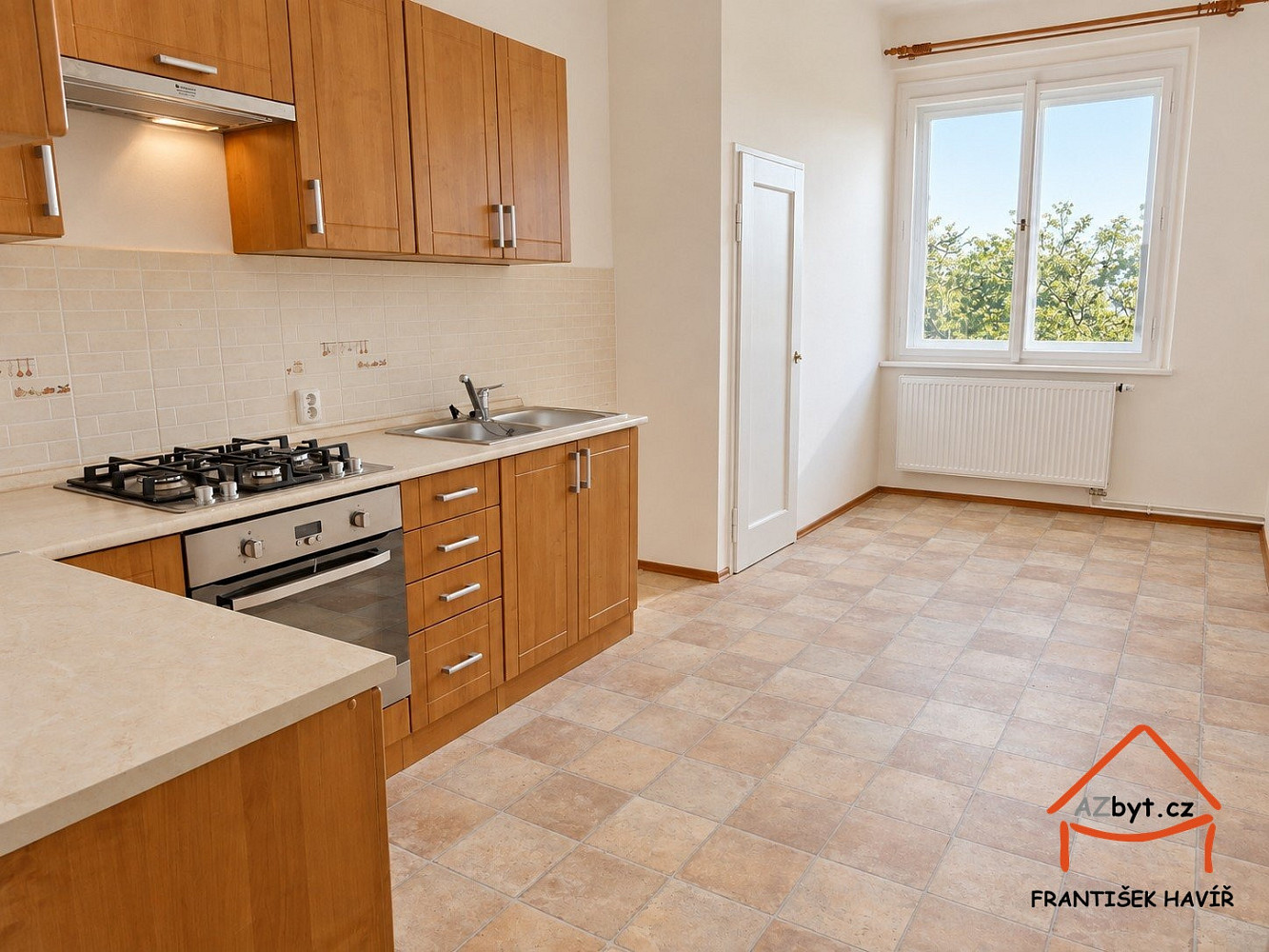 Pronájem bytu 1+1 47 m² – fotografie 2