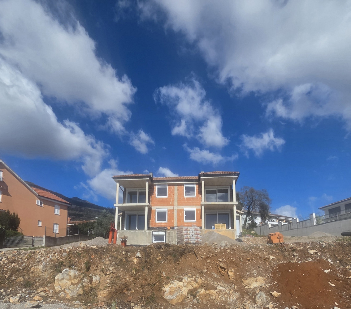 Prodej domu 450 m² s pozemkem 1 000 m²