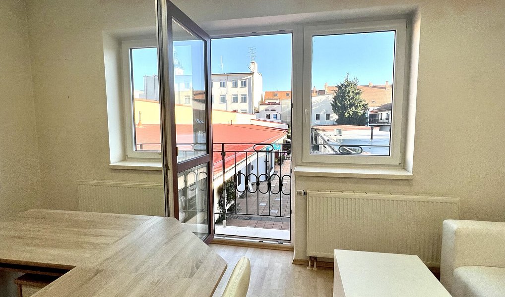 Pronájem kanceláře 22 m², Kyjov – náhled fotky 9