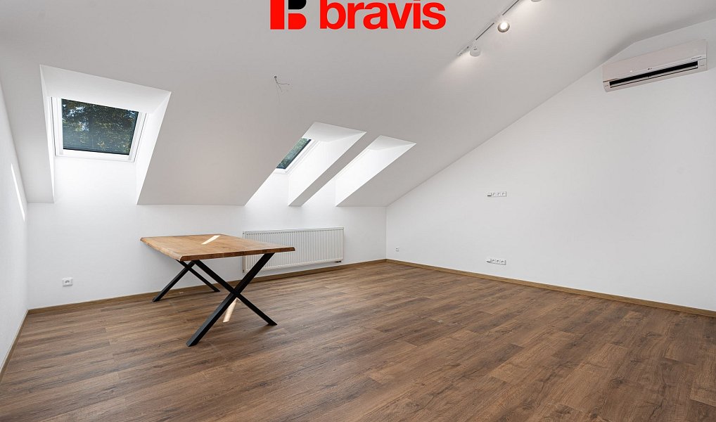 Pronájem domu 230 m² s pozemkem 414 m², Brno – náhled fotky 31