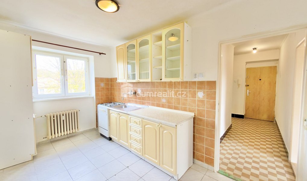 Prodej bytu 2+1 65 m², Ostrov – náhled fotky 2
