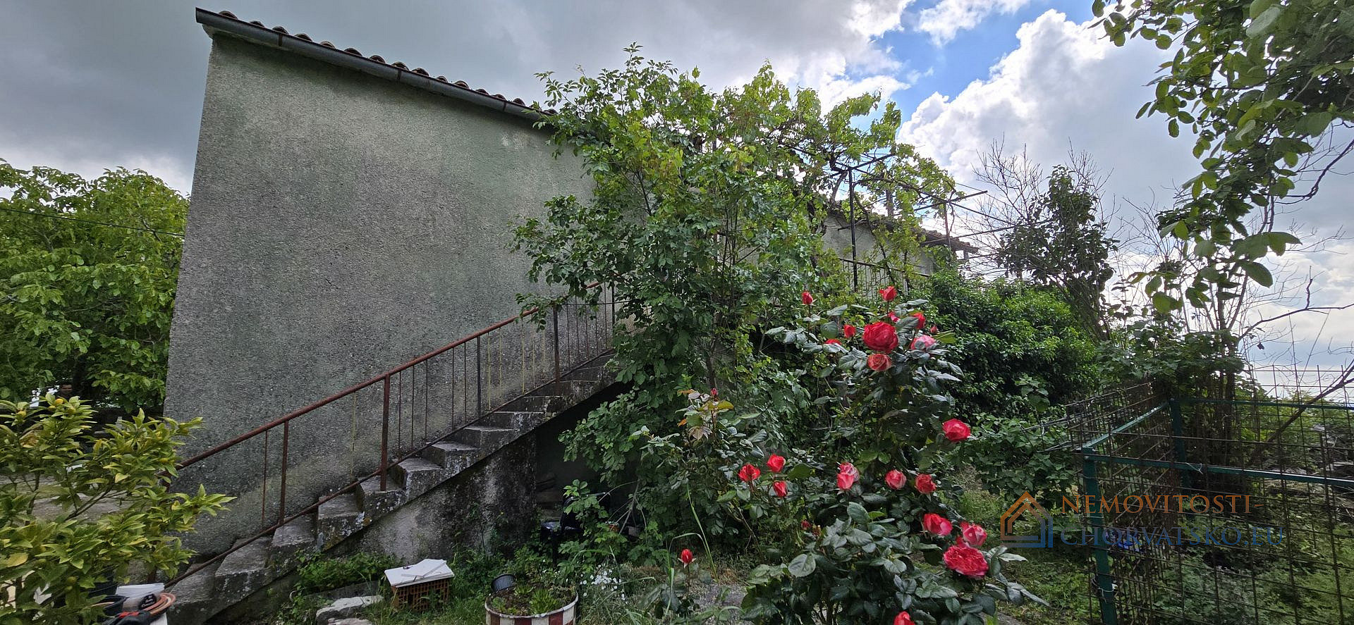 Prodej domu 188 m² s pozemkem 188 m² - Widok 2