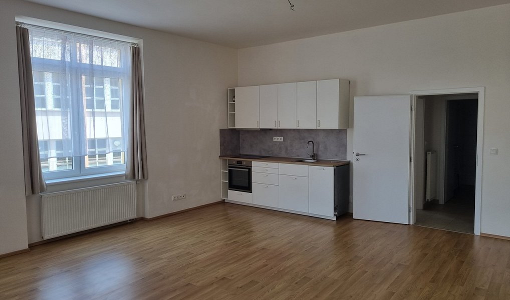 Pronájem bytu 2+kk 61 m², Náchod – náhled fotky 2