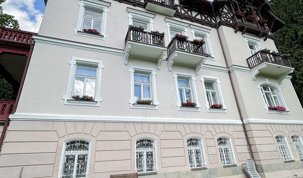 Prodej ubytovacího objektu 616 m², Mariánské Lázně – náhled fotky 42
