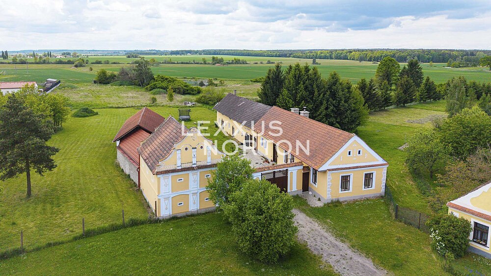 Prodej domu 450 m² s pozemkem 3 709 m²