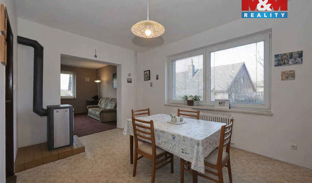 Prodej domu 250 m² s pozemkem 978 m², Stáj – náhled fotky 3