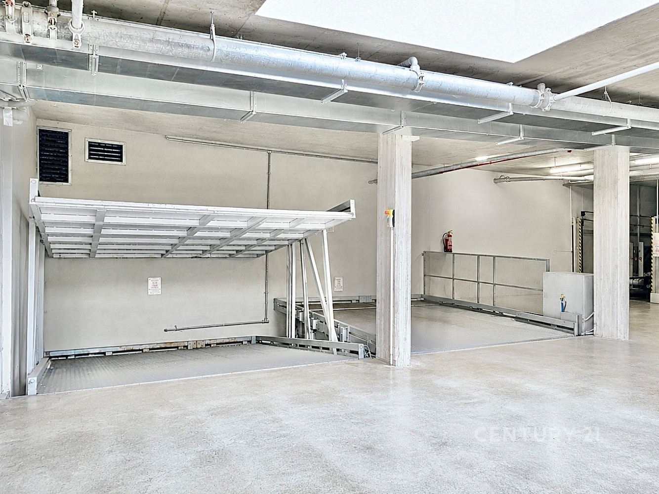 Pronájem garážového stání Praha 3, Vinohrady, ulice Slezská – fotografie 3