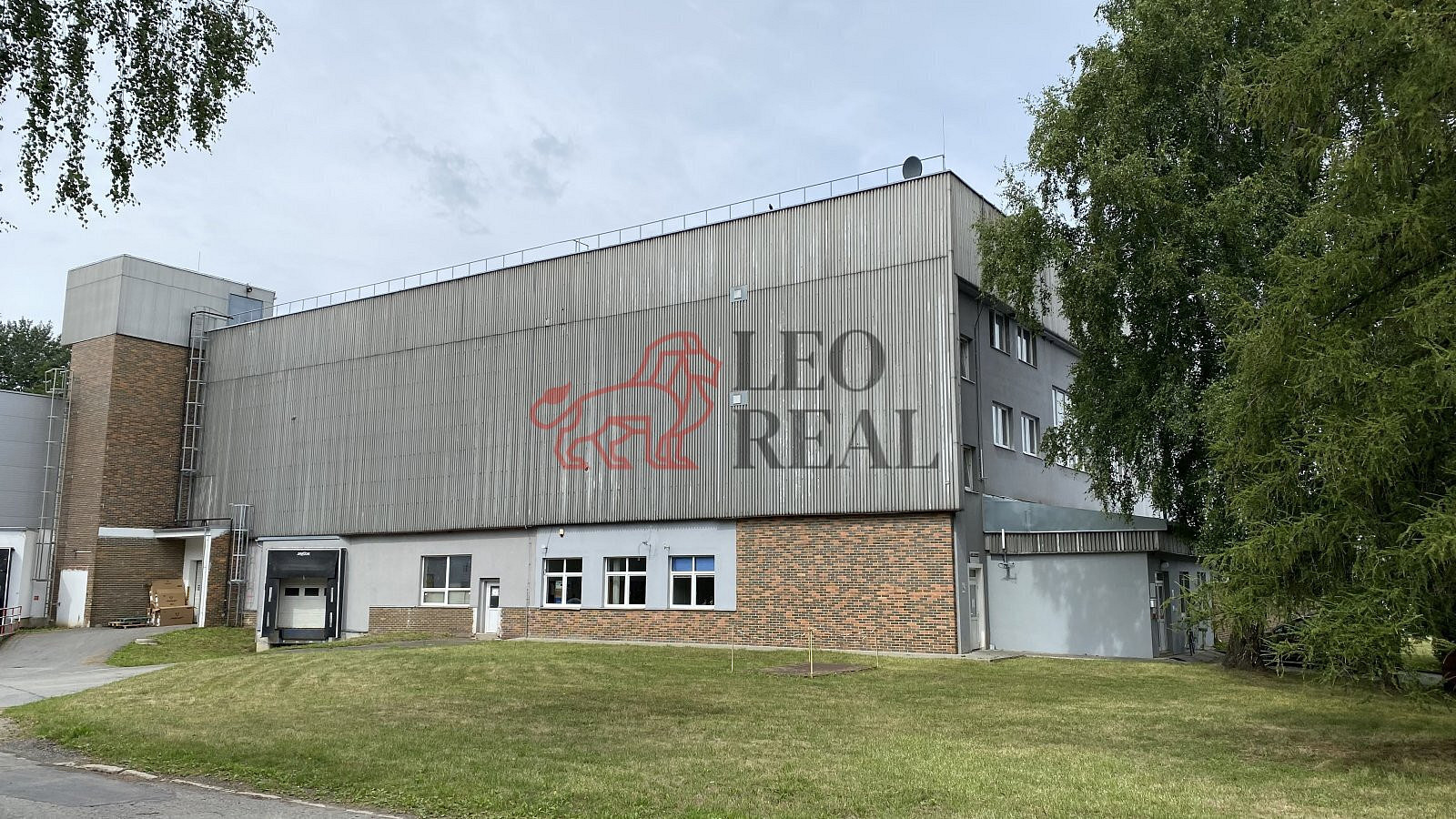 Pronájem skladovacích prostor 2 170 m² – fotografie 2