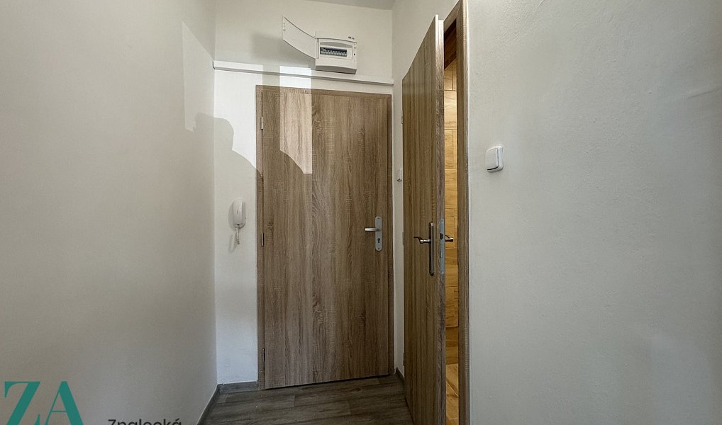 Pronájem bytu 1+1 26 m², Hodonín – náhled fotky 7