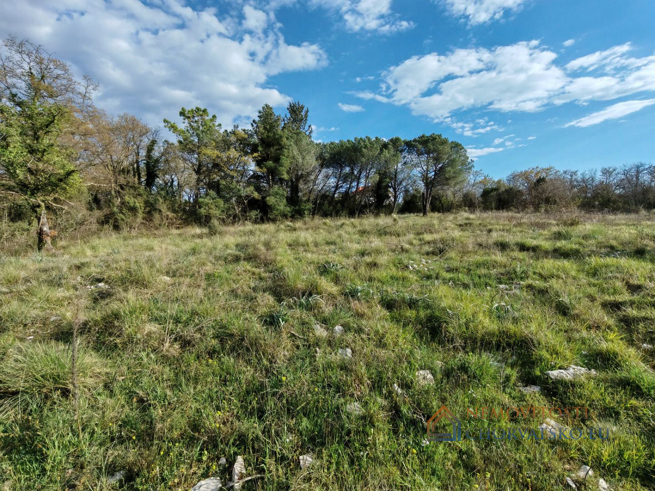 Prodej stavebního pozemku 753 m² – pohled 4