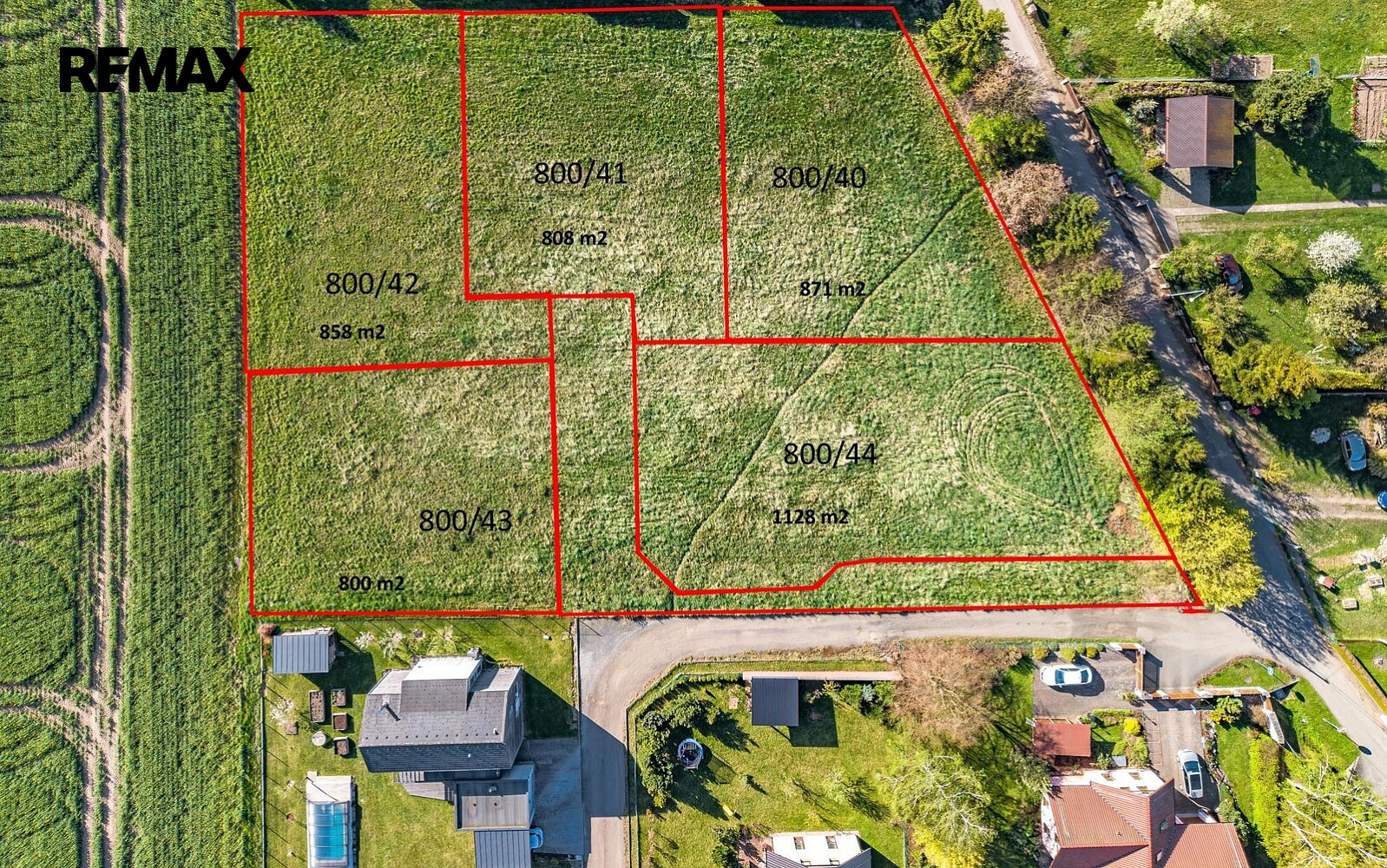 Prodej stavebního pozemku 808 m² – fotografie 3