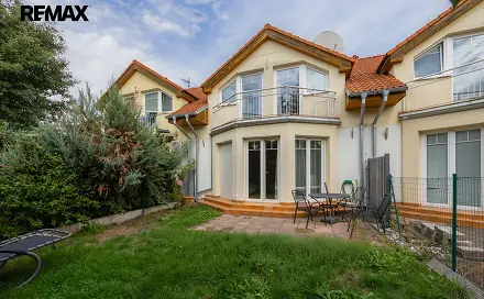 Pronájem domu 151 m² s pozemkem 196 m², Mratínská, Bašť, okres Praha-východ