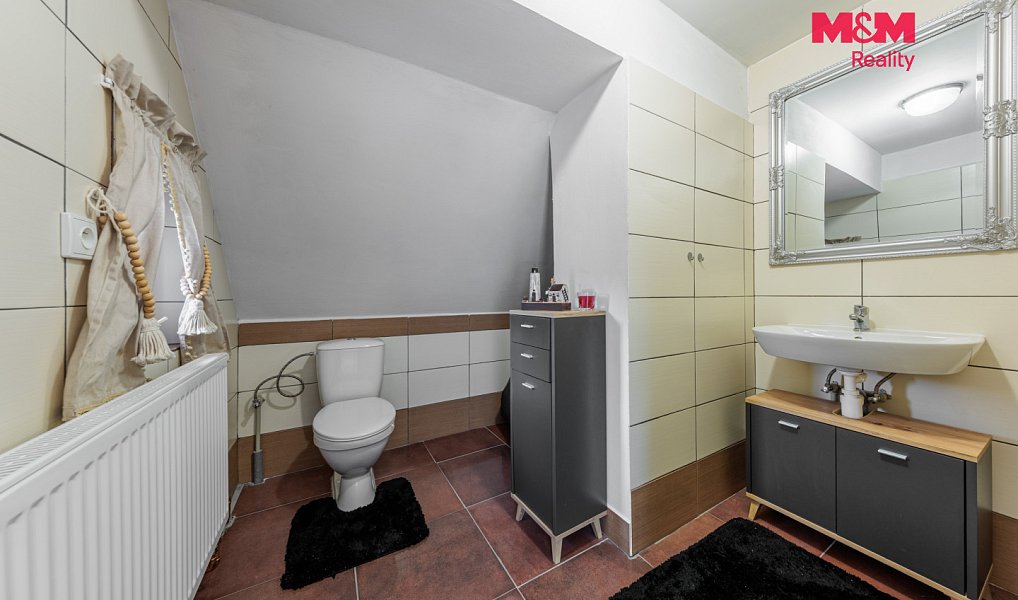 Prodej domu 160 m² s pozemkem 987 m², Nová Role – náhled fotky 12