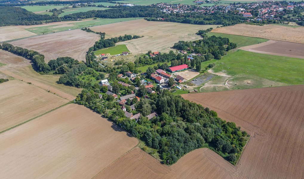 Prodej stavebního pozemku 42 137 m², Zásmuky – náhled fotky 2