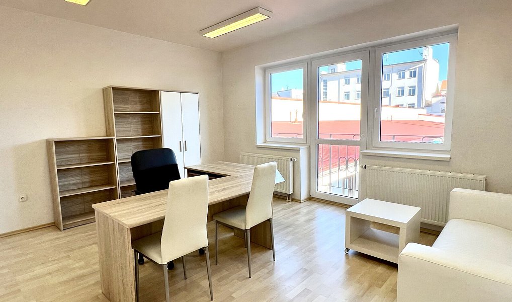 Pronájem kanceláře 22 m², Kyjov – náhled fotky 2