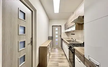 Prodej bytu 3+1 60 m², Pod Břízami, Chomutov