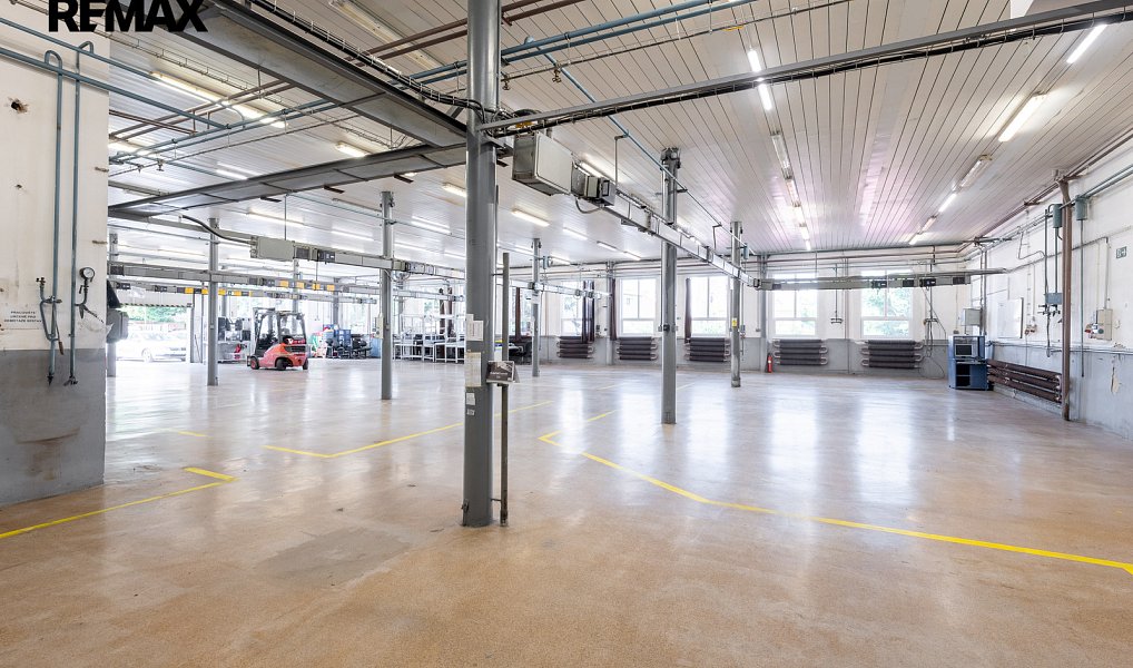 Prodej výrobních prostor 1 115 m², Nové Hrady – náhled fotky 8