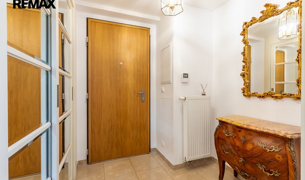 Prodej domu 306 m² s pozemkem 418 m², Praha – náhled fotky 32