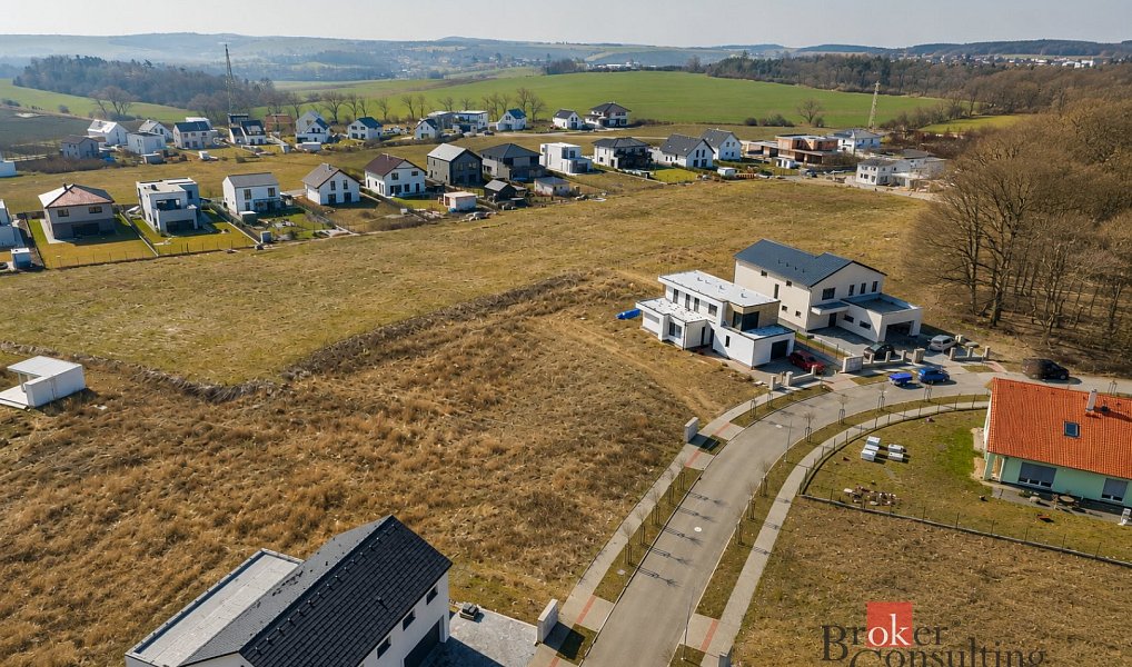 Prodej pozemku, 842 m², Beroun, Vysoký Újezd