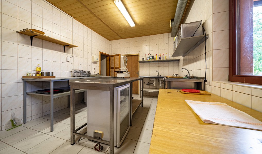 Prodej obchodních prostor 500 m², Nedakonice – náhled fotky 12