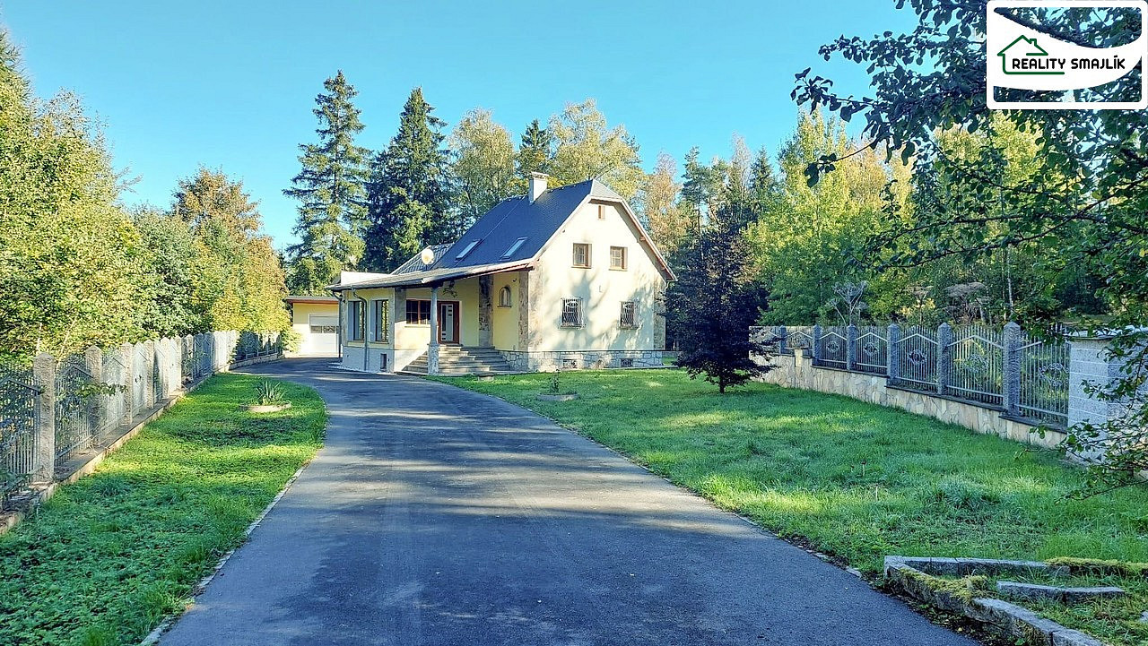 Prodej domu 500 m² s pozemkem 1 839 m²