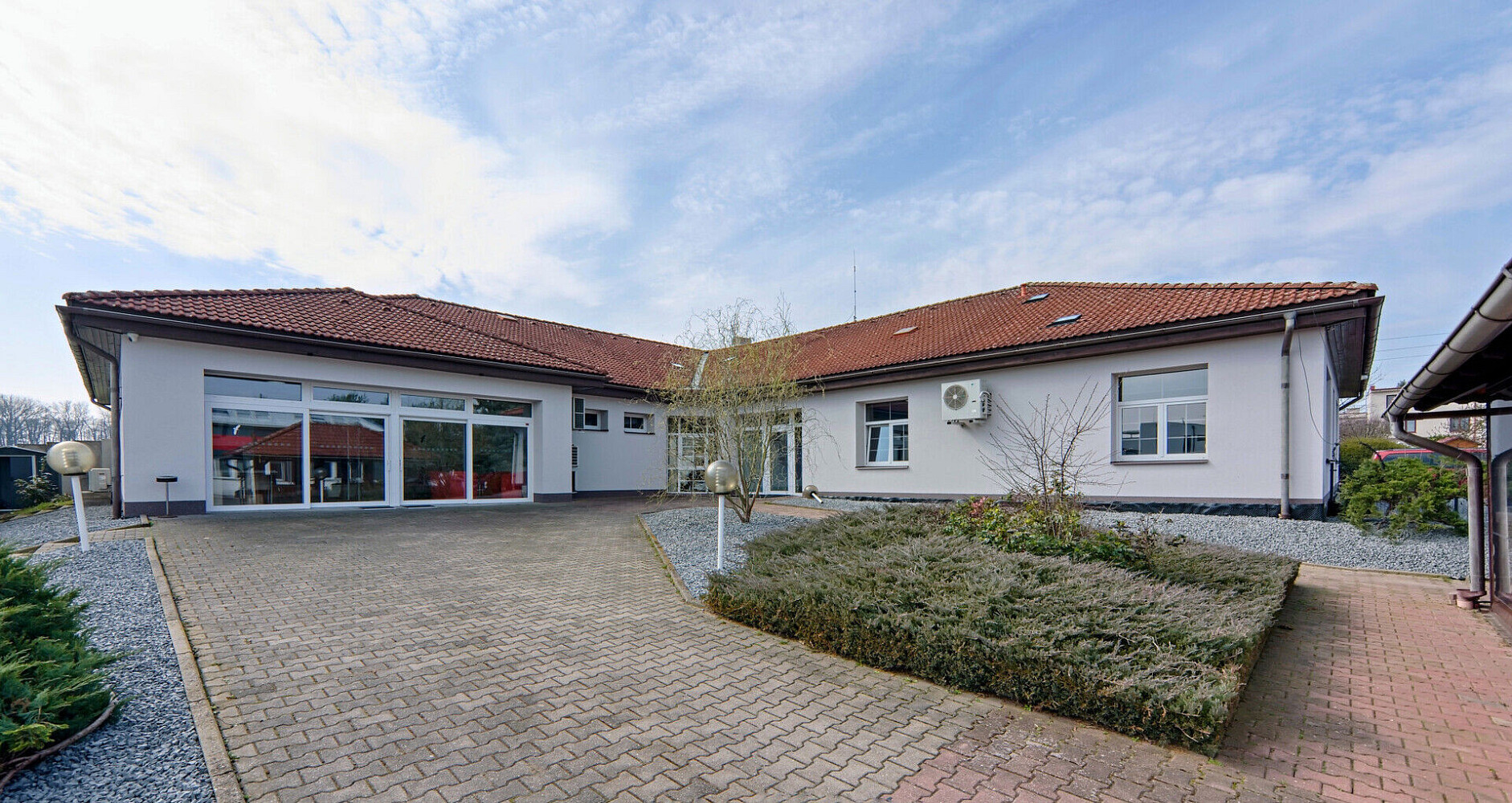 Pronájem kanceláře 197 m² – fotografie 2