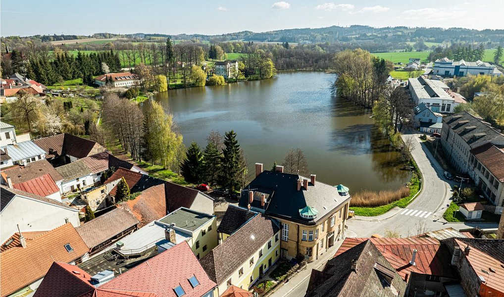 Prodej domu 980 m² s pozemkem 287 m², Počátky – náhled fotky 2