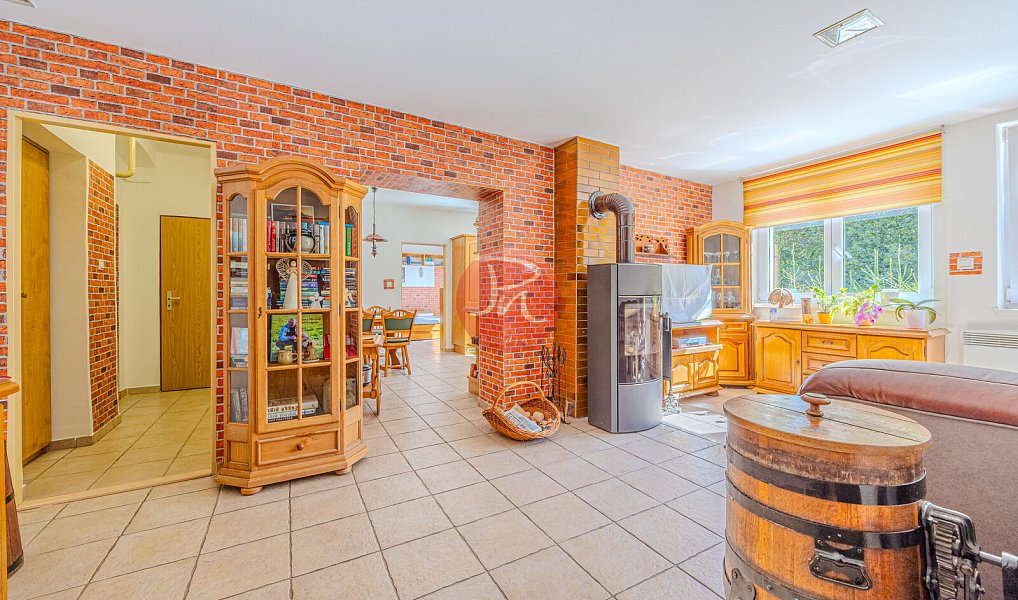 Prodej domu 499 m² s pozemkem 1 212 m², Mořkov – náhled fotky 2
