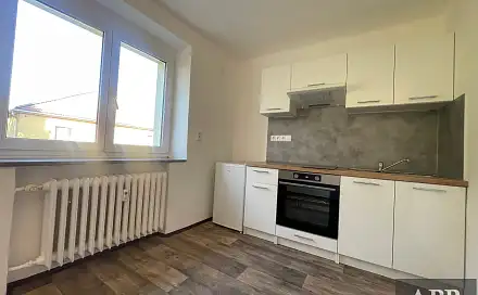 Pronájem bytu 1+1 29 m², Na Dlouhých, Uherský Brod, okres Uherské Hradiště