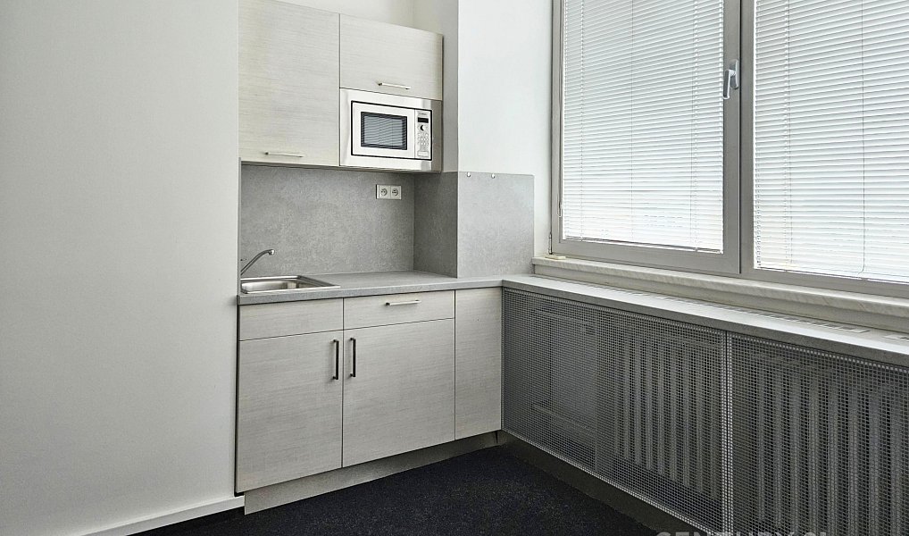 Pronájem kanceláře 59 m², Zlín – náhled fotky 8