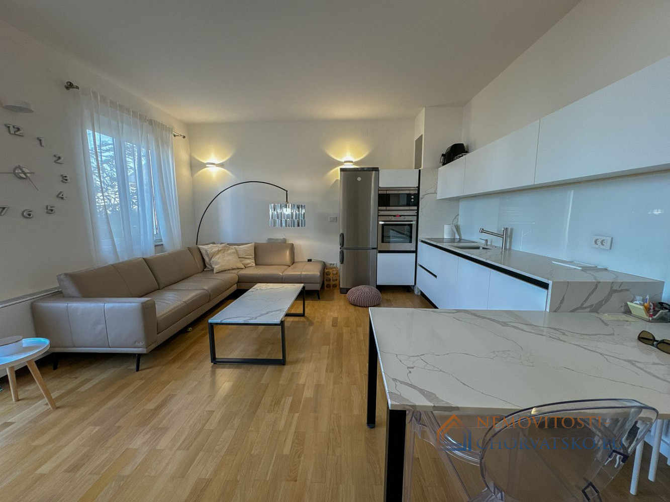Pronájem bytu 2+kk 75 m² - Widok 3