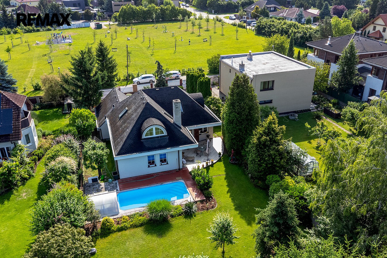 Prodej domu 190 m² s pozemkem 877 m²