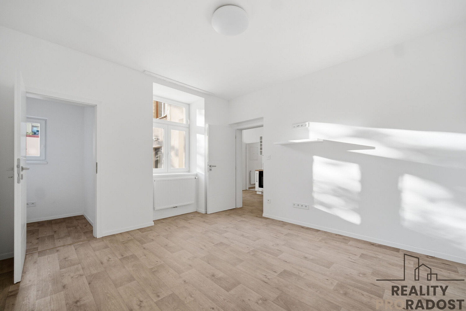 Pronájem bytu 1+1 35 m² – fotografie 3