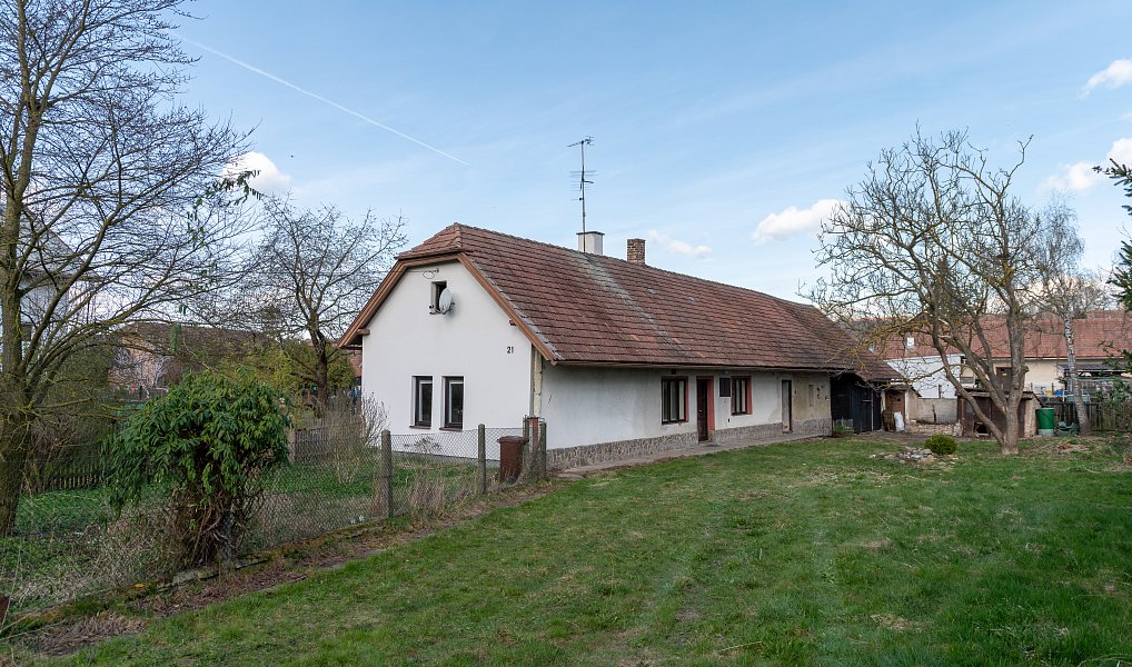 Prodej domu 131 m² s pozemkem 699 m², Sloveč – náhled fotky 3