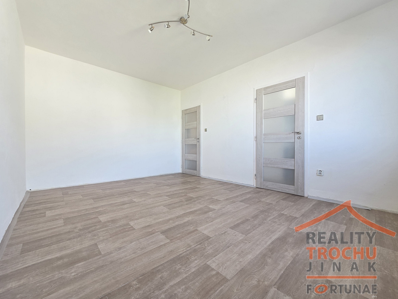 Prodej bytu 2+1 60 m² — photo 4