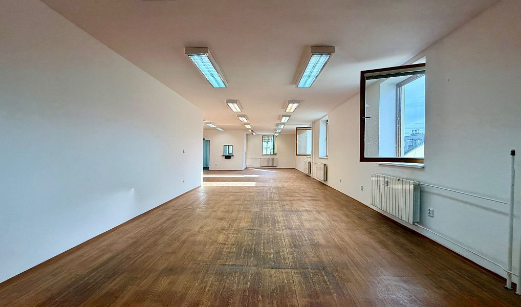 Pronájem obchodních prostor 150 m², Frenštát pod Radhoštěm – náhled fotky 2