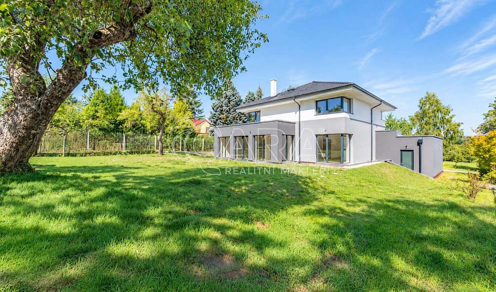 Prodej domu 259 m² s pozemkem 755 m², Kamenice – náhled fotky 3