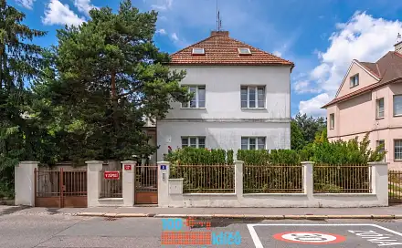 Prodej domu 211 m² s pozemkem 676 m², V zápolí, Praha 4 - Michle